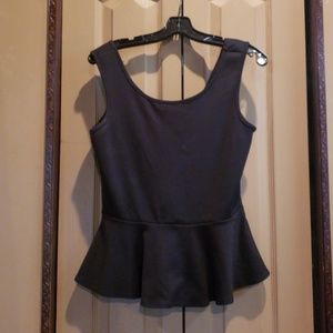 BLACK EUC PEPLUM TOP W/RUFFLE BACK